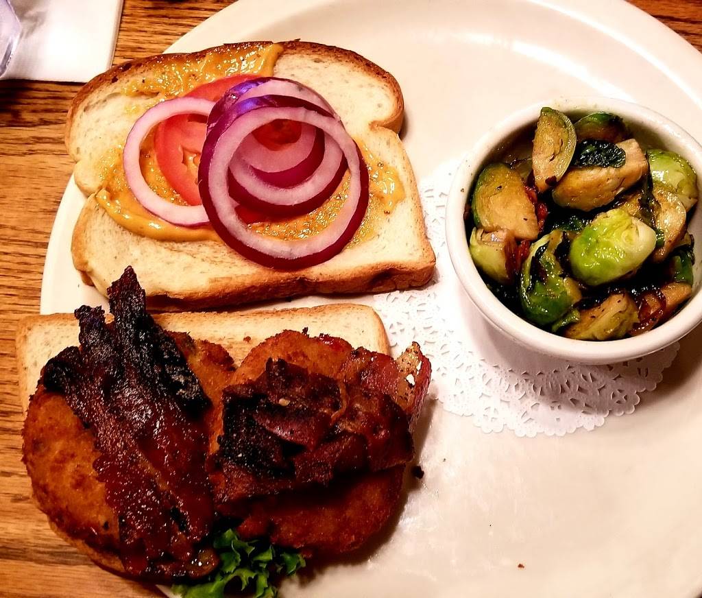 Dublin Bay Irish Pub & Grill | restaurant | 320 S 16th St, Ames, IA 50010, USA | 5159563580 OR +1 515-956-3580