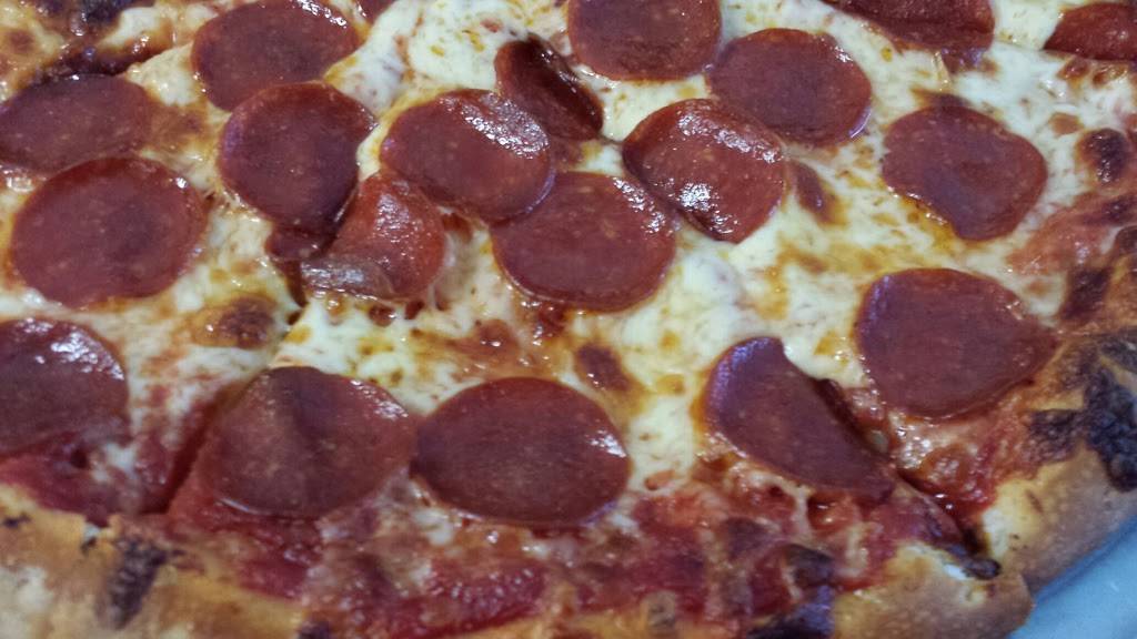 Franks Pizza & Chicken Inc | restaurant | 641 North Ave, Millvale, PA 15209, USA | 4128213575 OR +1 412-821-3575