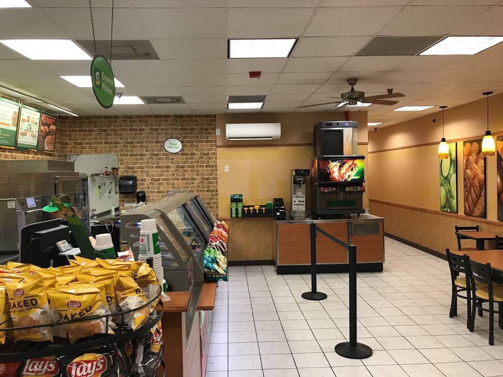 Subway Restaurants | restaurant | 1900 Tamiami Trail Unit 116, Port Charlotte, FL 33948, USA | 9416273800 OR +1 941-627-3800