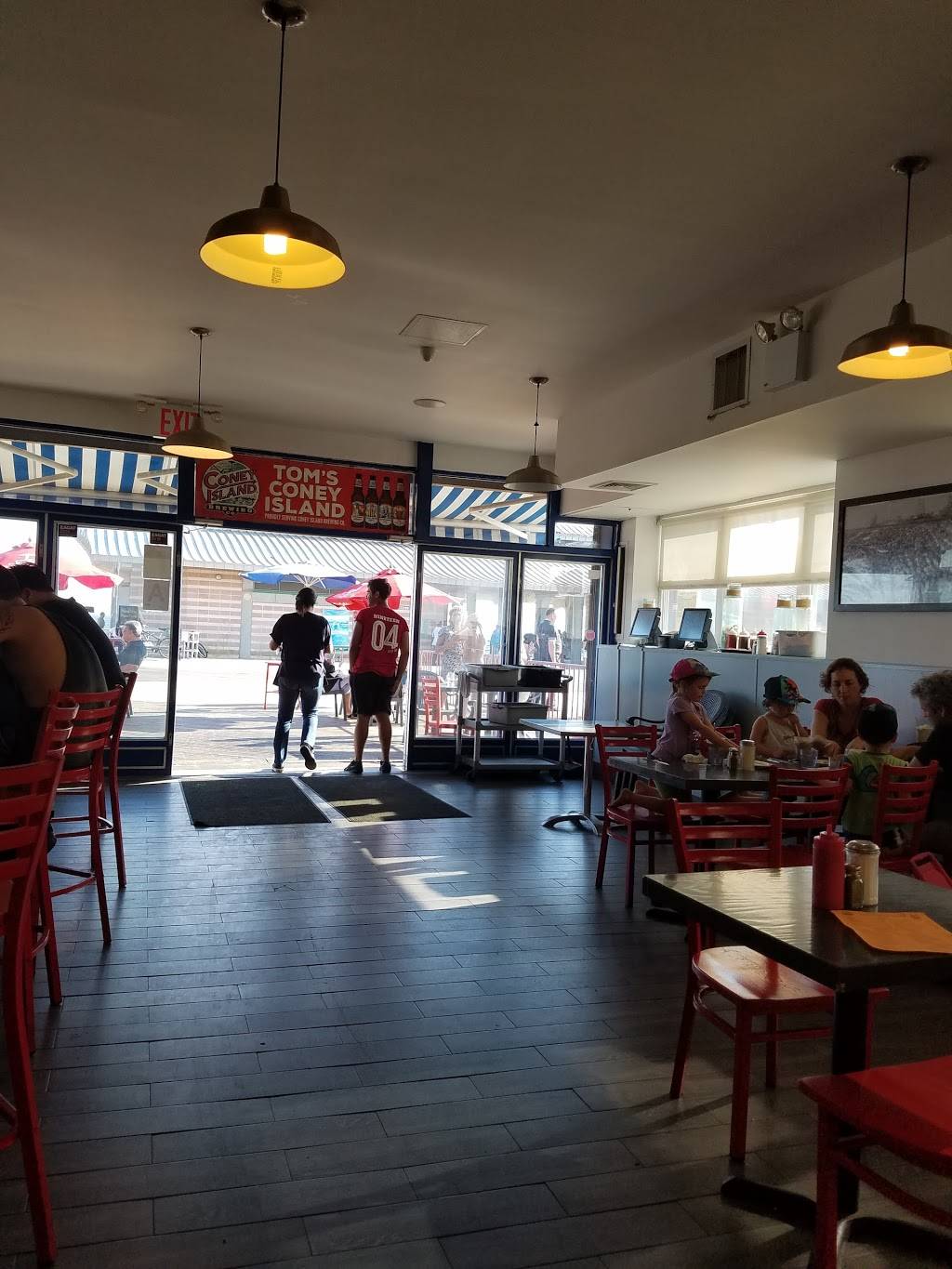 Toms | restaurant | 1229 Riegelmann Boardwalk, Brooklyn, NY 11224, USA | 7189424200 OR +1 718-942-4200