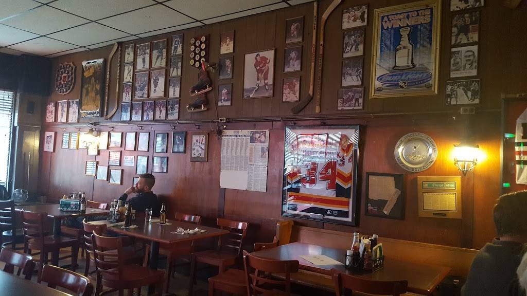 Marges Bar and Grill | restaurant | 15300 Mack Ave, Grosse Pointe, MI 48230, USA | 3138818895 OR +1 313-881-8895