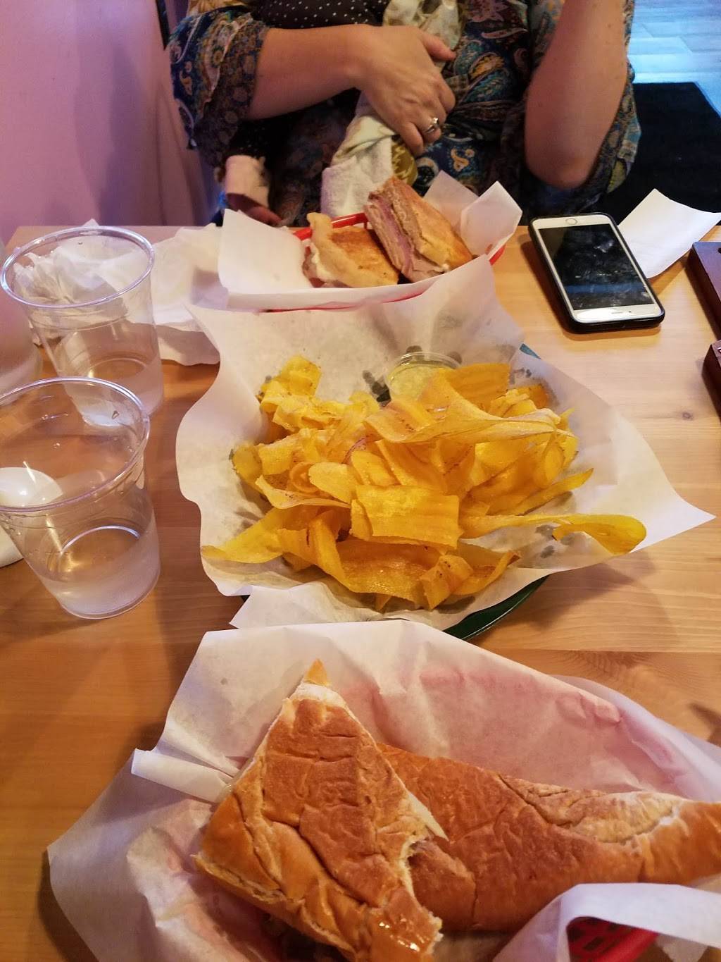 Elena Ruz | restaurant | 2201 E 46th St, Indianapolis, IN 46205, USA | 3178287068 OR +1 317-828-7068