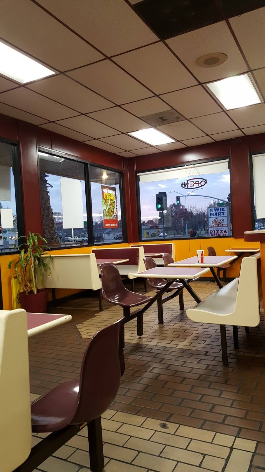 Hefty Burgers | restaurant | 1640 W Capitol Ave, West Sacramento, CA 95691, USA | 9163730122 OR +1 916-373-0122