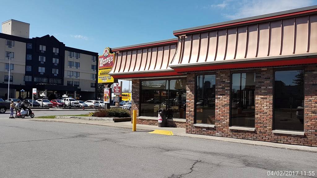 Wendys | restaurant | 8279 Lundys Ln, Niagara Falls, ON L2H 1H5, Canada | 9053570666 OR +1 905-357-0666