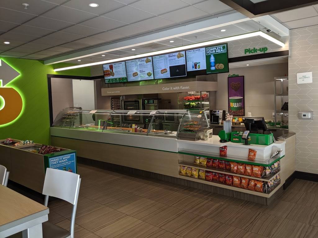 Subway | meal takeaway | 1300 Clay St #160, Oakland, CA 94612, USA | 5102509337 OR +1 510-250-9337