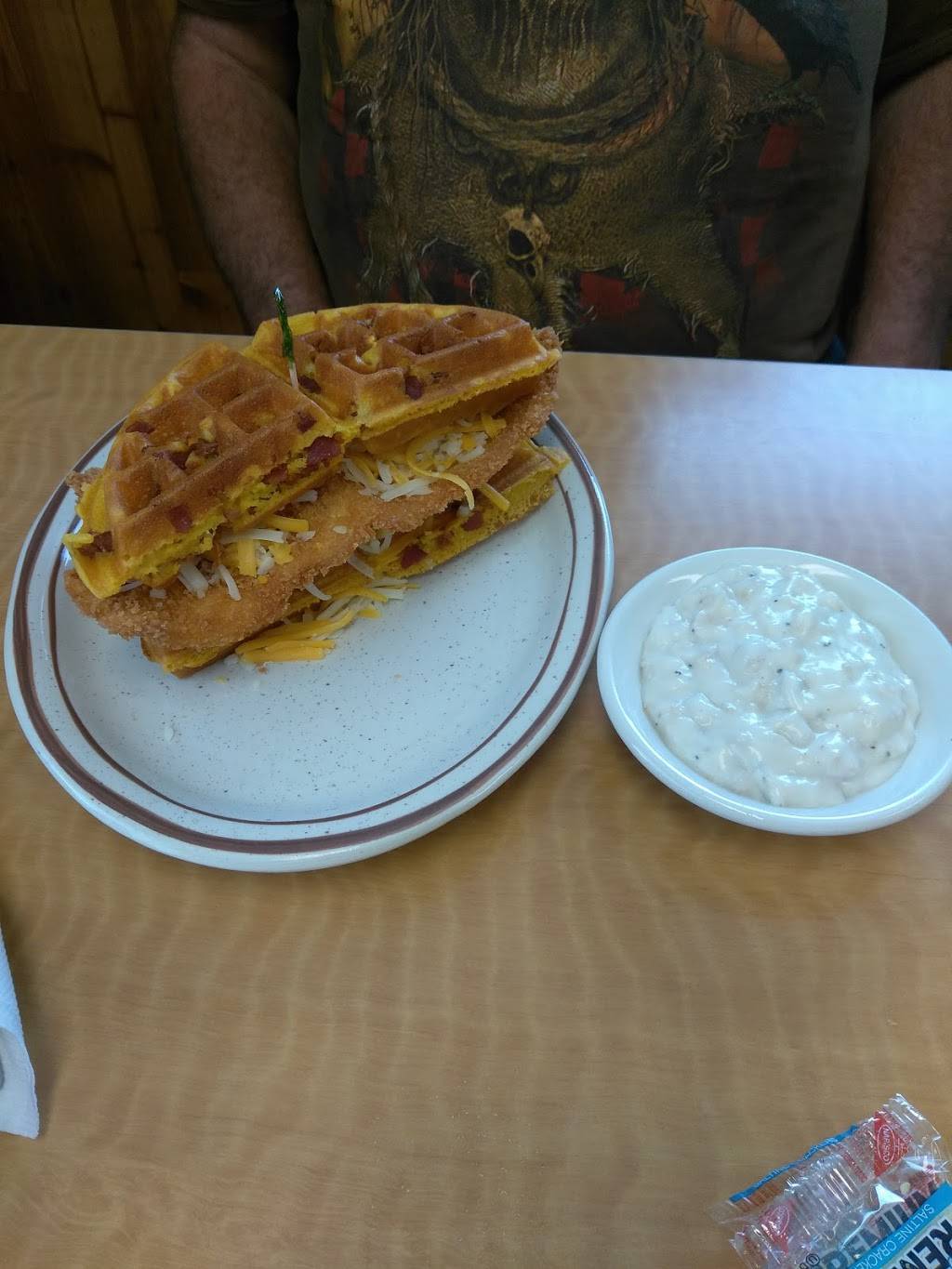 Delish Cafe | restaurant | 8775 Wabash Ave, Terre Haute, IN 47803, USA | 8128770001 OR +1 812-877-0001