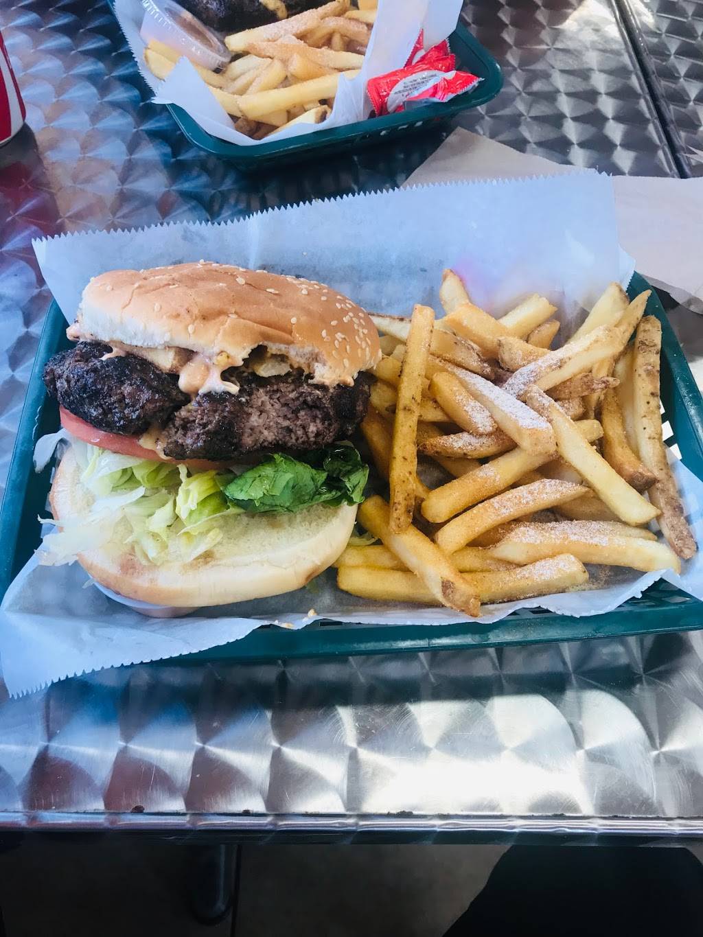 Quickies Burgers & Wings | restaurant | 18405 NW 27th Ave, Miami Gardens, FL 33056, USA | 7869556936 OR +1 786-955-6936