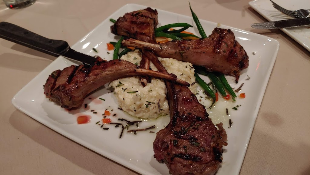 Downtown Louies Lounge | restaurant | 30 Clifford St, Detroit, MI 48226, USA | 3139611600 OR +1 313-961-1600