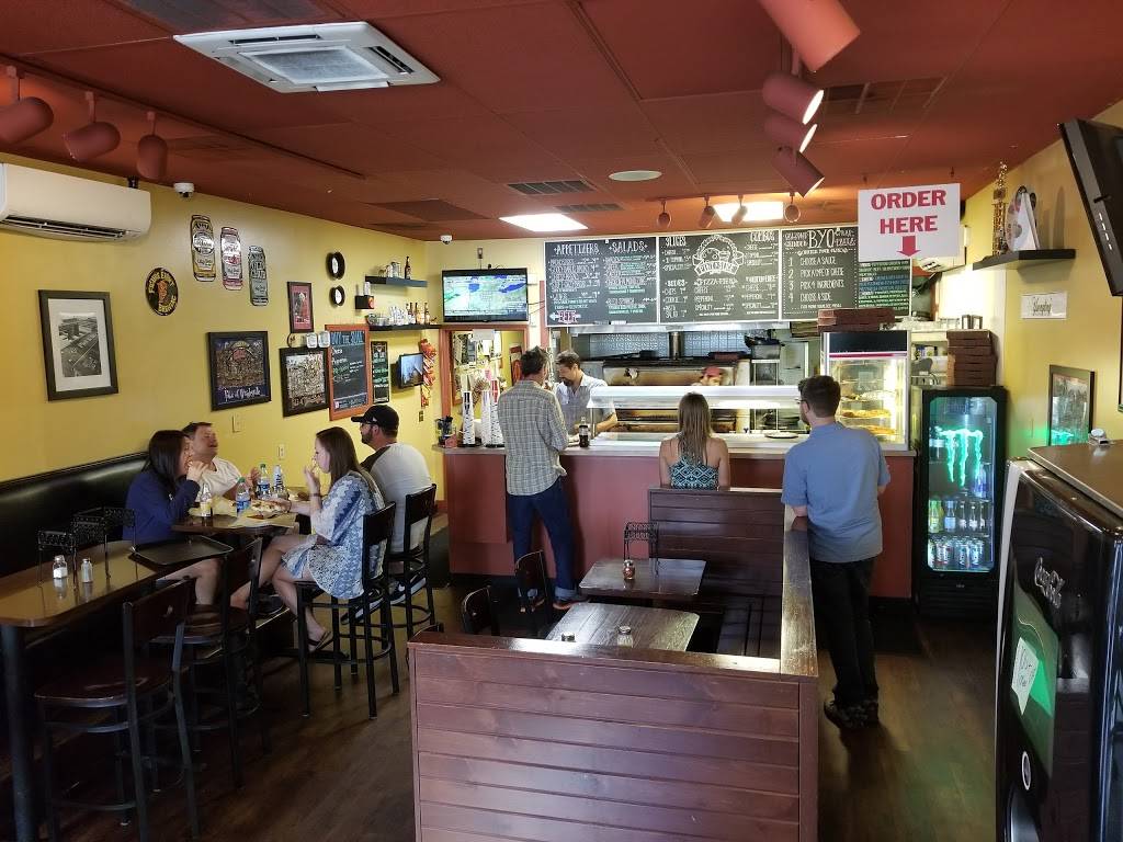 816 Pint & Slice | restaurant | 816 S Calhoun St, Fort Wayne, IN 46802, USA | 2604236600 OR +1 260-423-6600