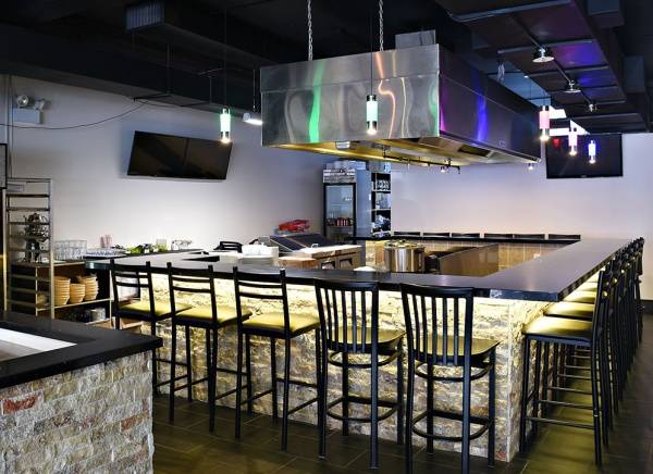 Efes Kebab House | restaurant | 940 Danforth Ave, Toronto, ON M4J 1L9, Canada | 6473403337 OR +1 647-340-3337