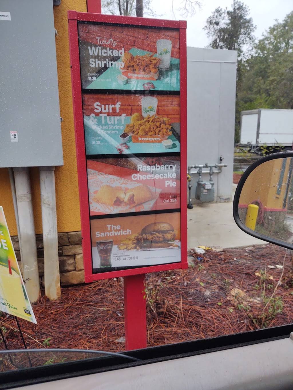 Popeyes Louisiana Kitchen | restaurant | 1222 Bells Hwy, Walterboro, SC 29488, USA | 8435382150 OR +1 843-538-2150