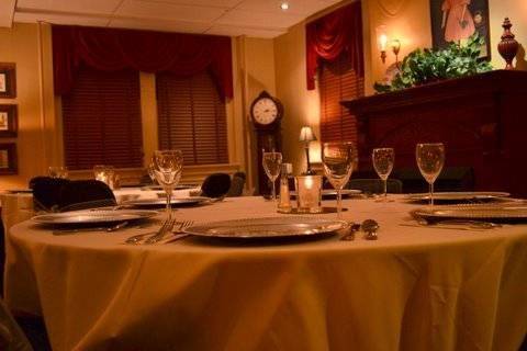 Penn Bistro LLC | restaurant | 615 Penn Ave, New Brighton, PA 15066, USA | 7248437366 OR +1 724-843-7366