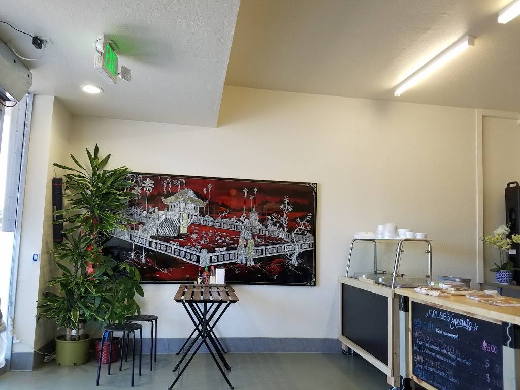 Linh Thys Kitchen | restaurant | 12192 Brookhurst St, Garden Grove, CA 92840, USA | 7145309797 OR +1 714-530-9797