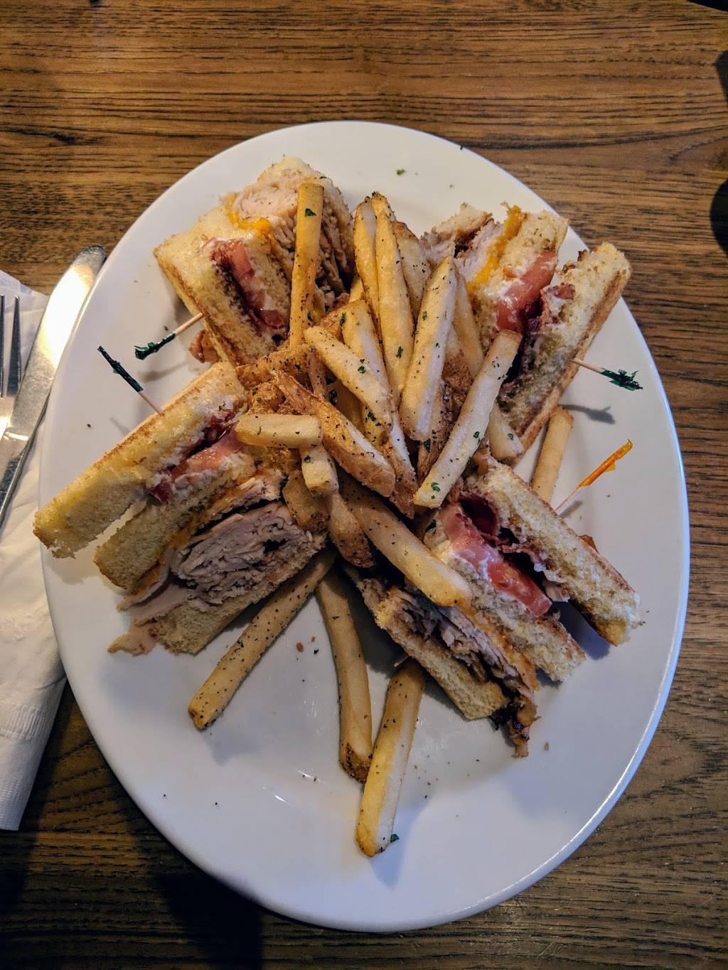 Rusty Bucket Restaurant and Tavern | restaurant | 180 Market St, New Albany, OH 43054, USA | 6149395300 OR +1 614-939-5300