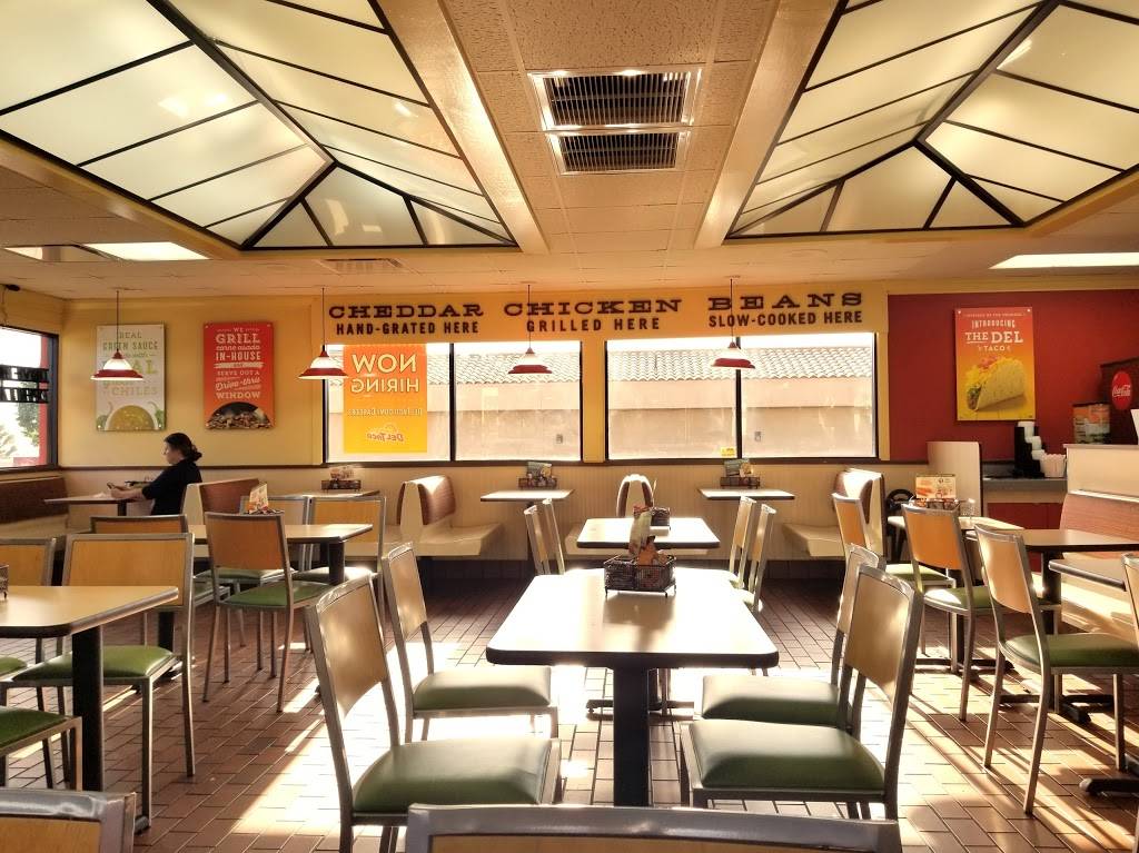 Del Taco | meal takeaway | 3702 Highland Ave, Highland, CA 92346, USA | 9098644504 OR +1 909-864-4504