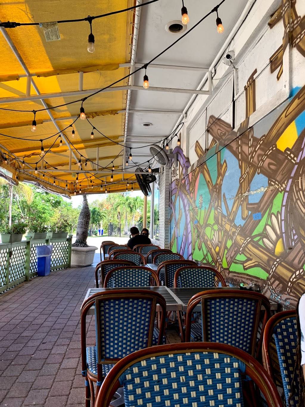 Buena Vista Deli | restaurant | 4590 NE 2nd Ave, Miami, FL 33137, USA | 3055763945 OR +1 305-576-3945