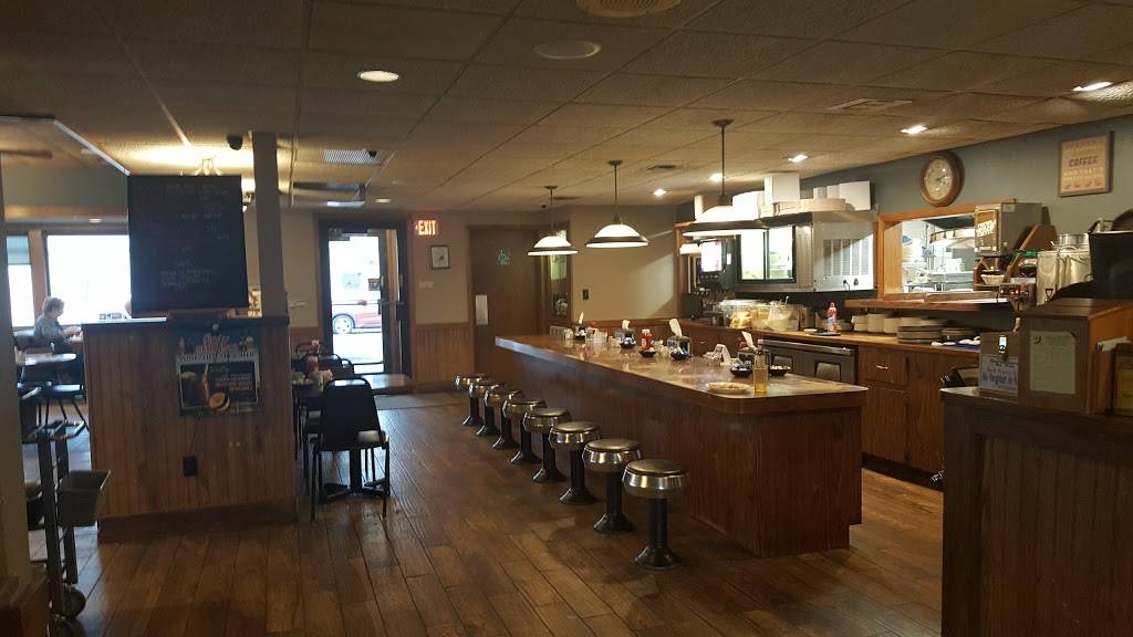 Eagle Inn - Sauk Prairie | bakery | 655 Water St, Prairie Du Sac, WI 53578, USA | 6086434516 OR +1 608-643-4516