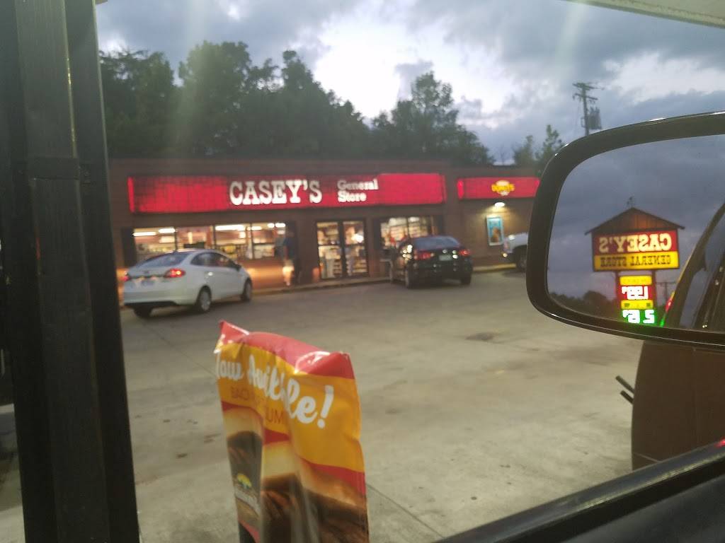 Caseys | restaurant | 1900 N Main St, De Soto, MO 63020, USA | 6365865014 OR +1 636-586-5014