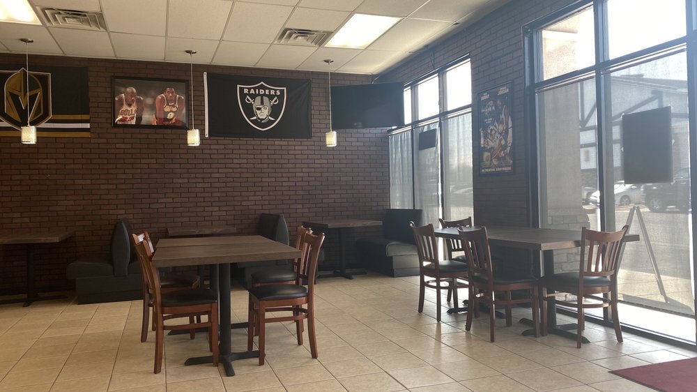 Demas Pizza | restaurant | 7750 S Jones Blvd, Las Vegas, NV 89139, USA | 7252040380 OR +1 725-204-0380