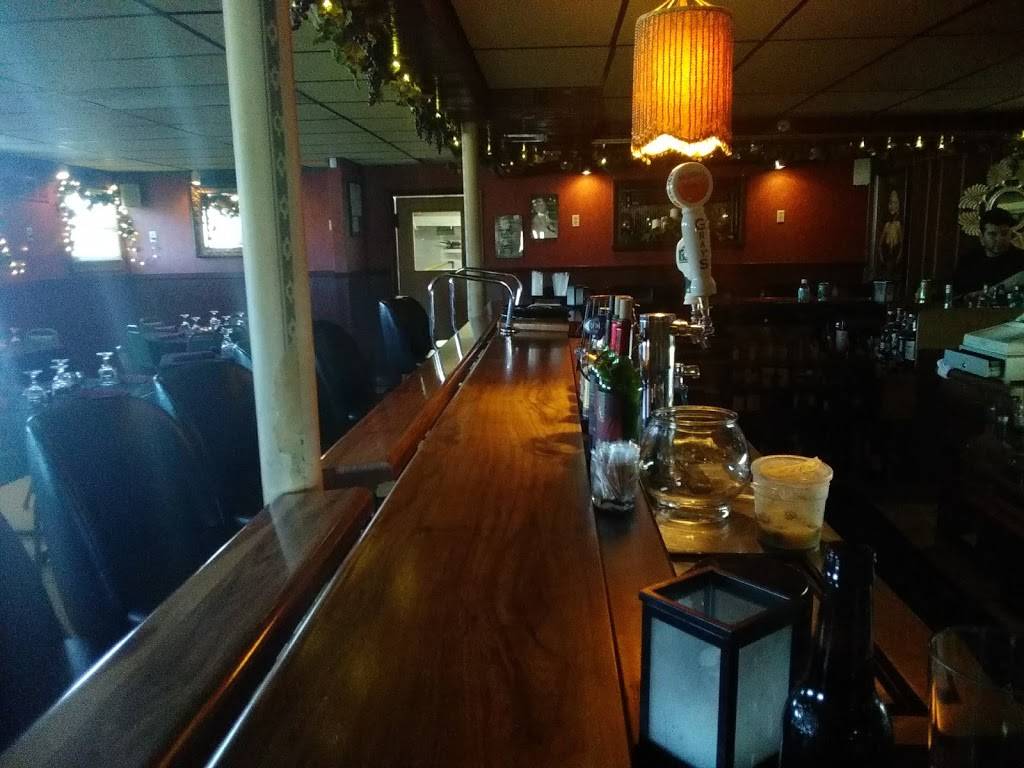 Helgesens Harpos | restaurant | 5201 WI-11, Janesville, WI 53548, USA | 6087528886 OR +1 608-752-8886