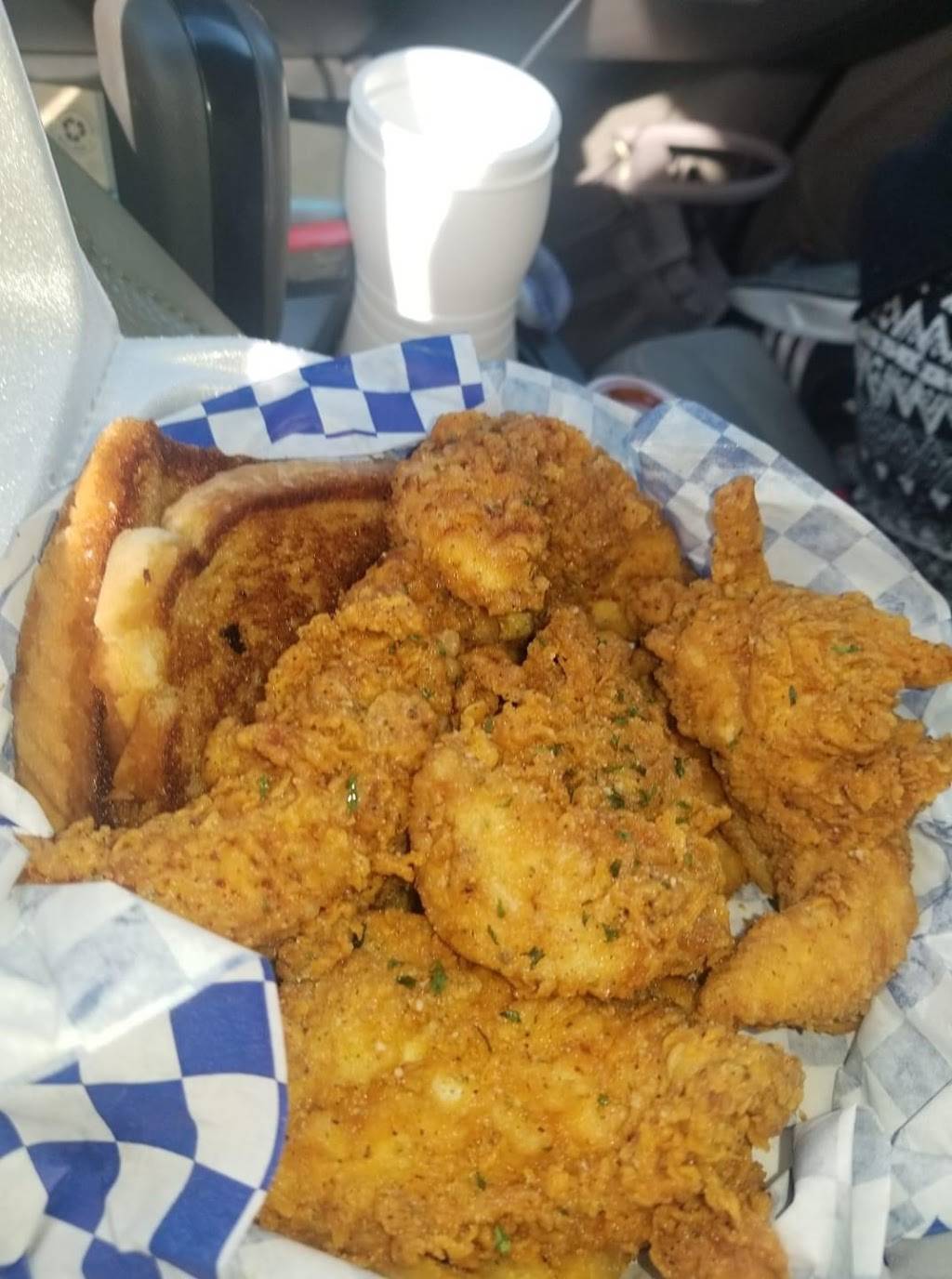 Bros Burgers and Wings/ OC Daiquiri | restaurant | 2207 E Ledbetter Dr, Dallas, TX 75216, USA | 9728072250 OR +1 972-807-2250