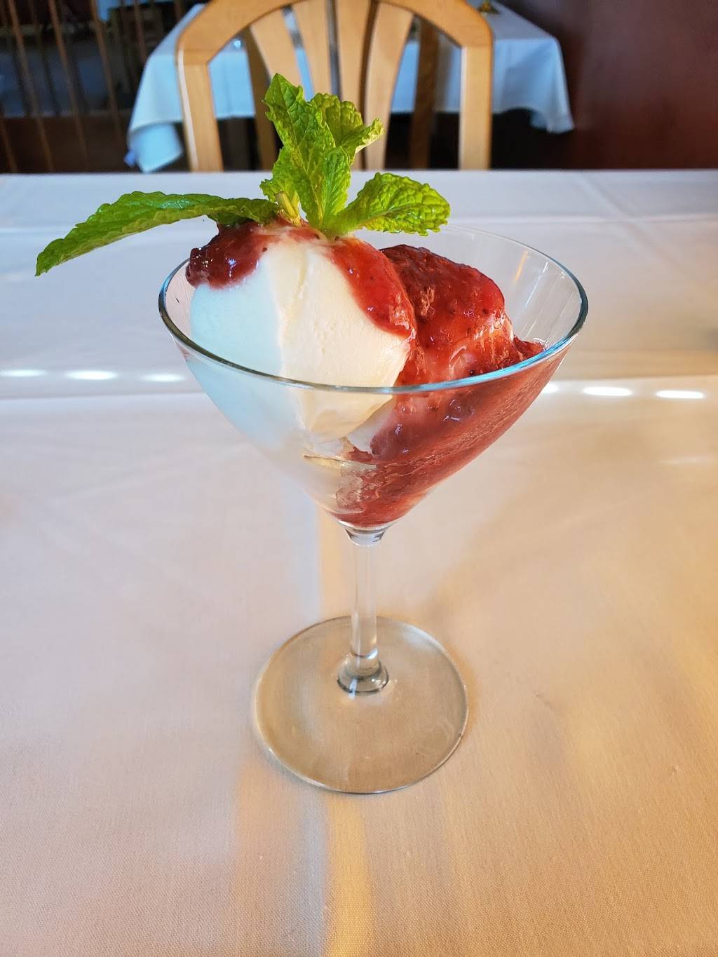 Ottos Restaurant & Bar | restaurant | 6405 Mineral Point Rd, Madison, WI 53705, USA | 6082744044 OR +1 608-274-4044