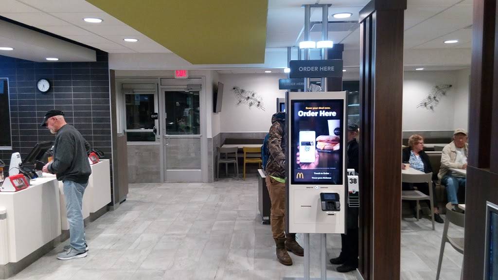 McDonalds | cafe | 302 E Main St, Waynesboro, PA 17268, USA | 7177629201 OR +1 717-762-9201