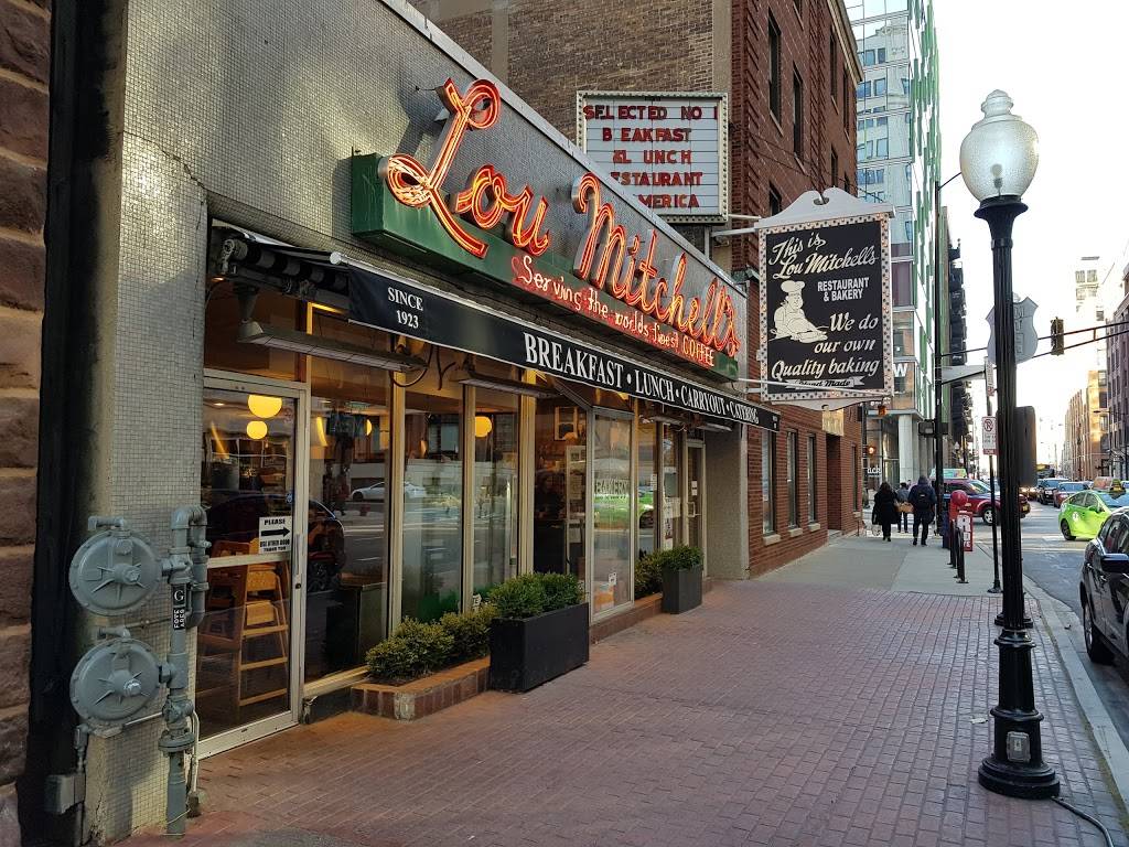Lou Mitchells | restaurant | 565 W Jackson Blvd, Chicago, IL 60661, USA | 3129393111 OR +1 312-939-3111
