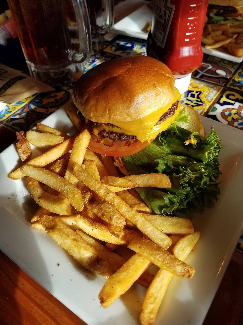 Chilis Grill & Bar | meal takeaway | 3960 E 82nd St, Indianapolis, IN 46240, USA | 3175770309 OR +1 317-577-0309