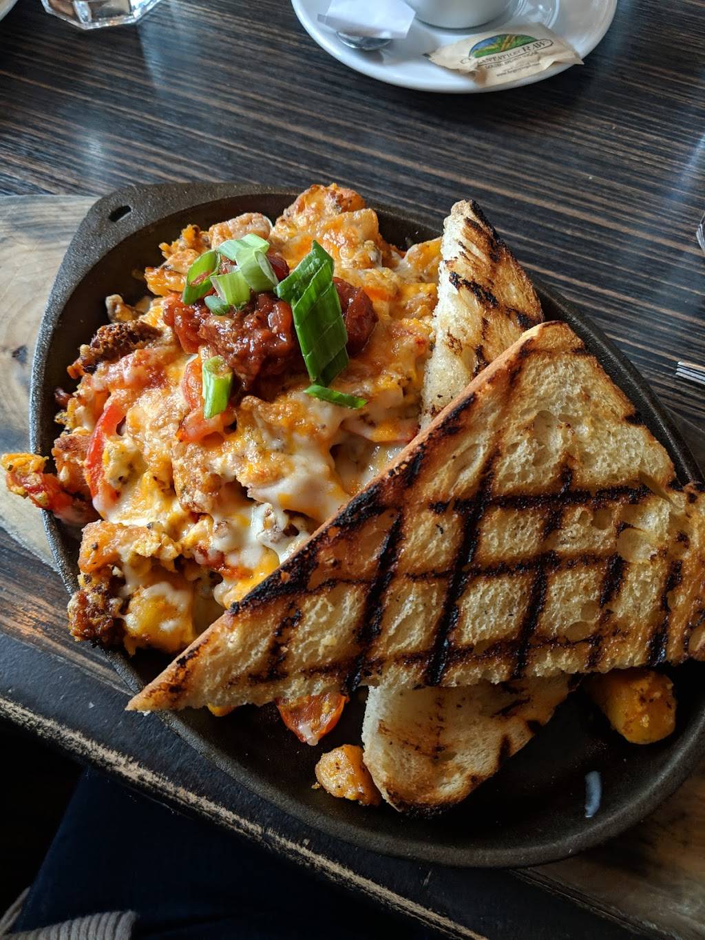 Bar Wellington | restaurant | 520 Wellington St W, Toronto, ON M5V 1E3, Canada | 4163418880 OR +1 416-341-8880