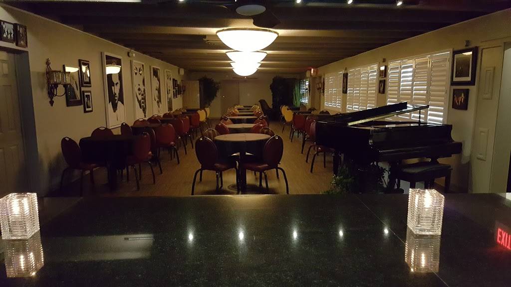 Italian American Club Restaurant | restaurant | 2333 E Sahara Ave, Las Vegas, NV 89104, USA | 7024573866 OR +1 702-457-3866