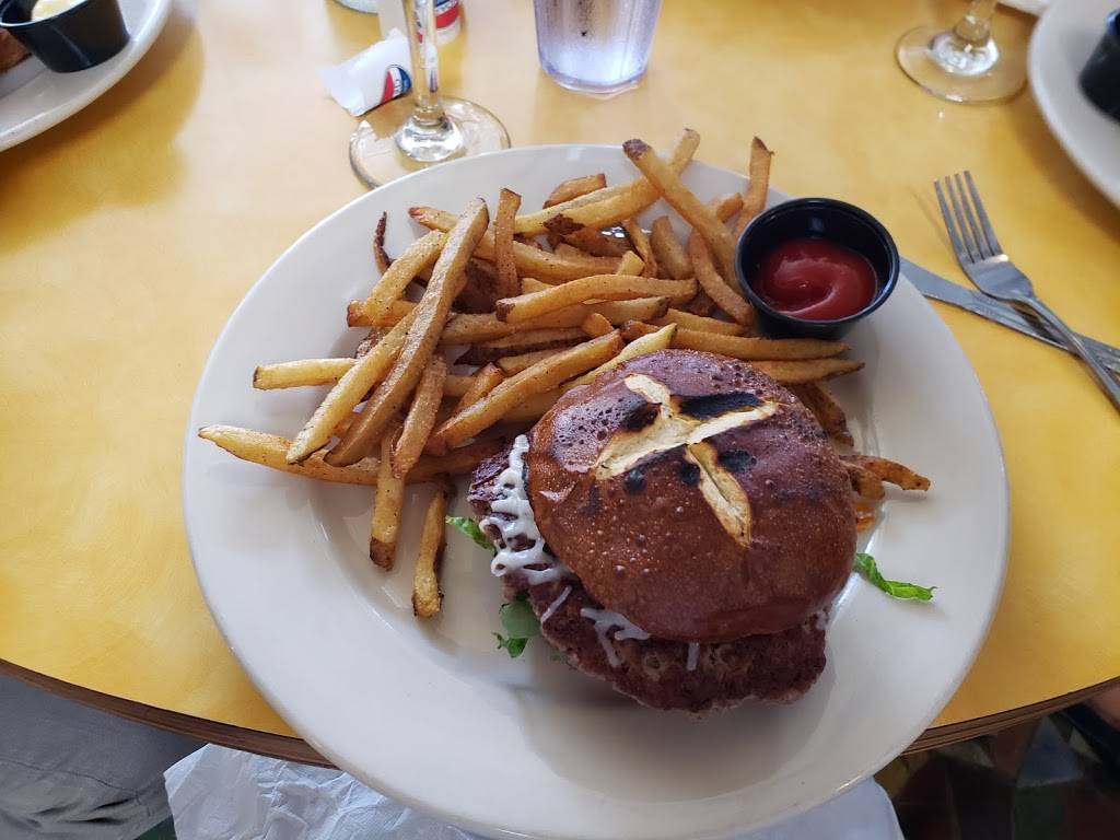 The Standard Restaurant | restaurant | 1520 Broadway, Fort Myers, FL 33901, USA | 2392196463 OR +1 239-219-6463