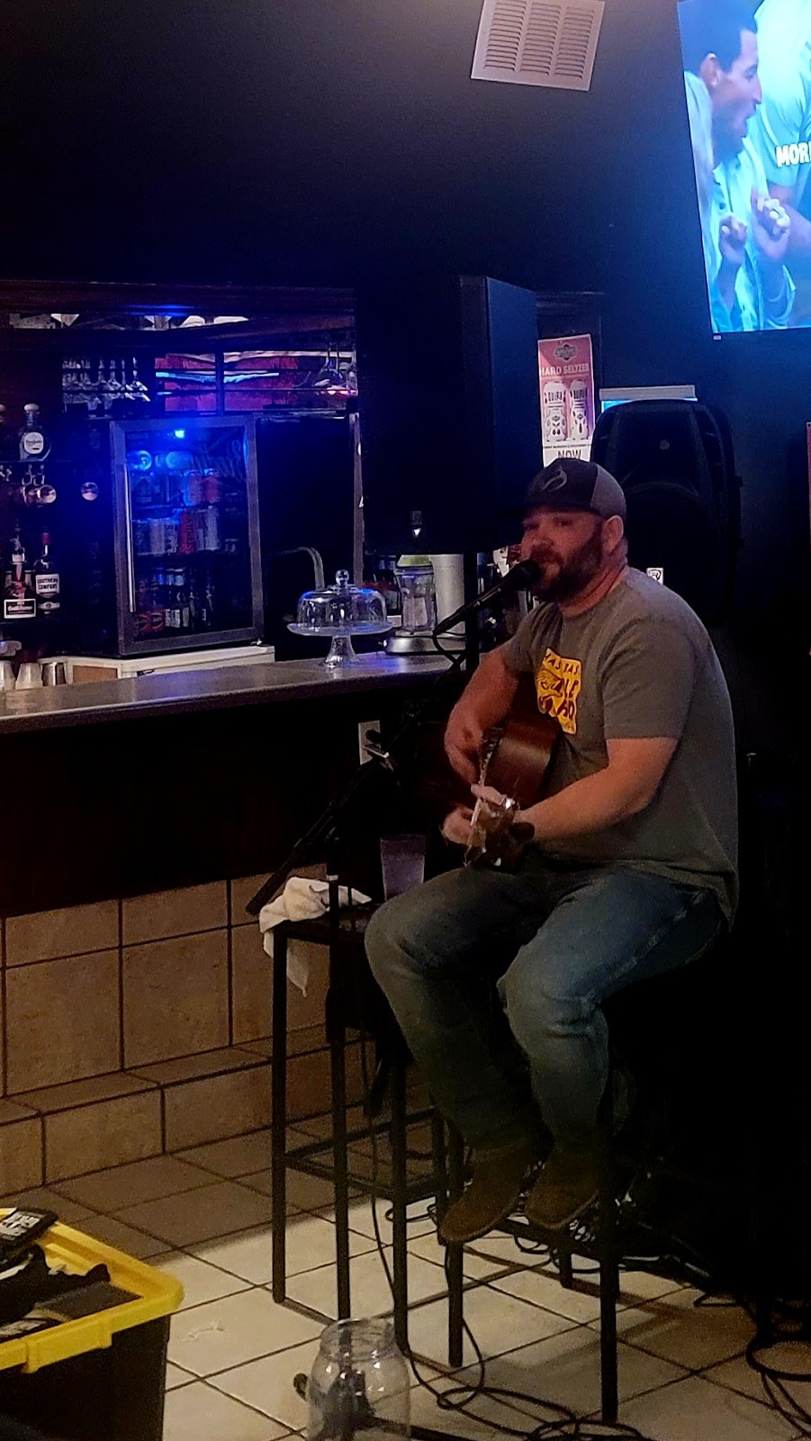 Blondie’s Bar and Grill | restaurant | 5831 Merriam Dr, Merriam, KS 66203, USA | 9134130045 OR +1 913-413-0045