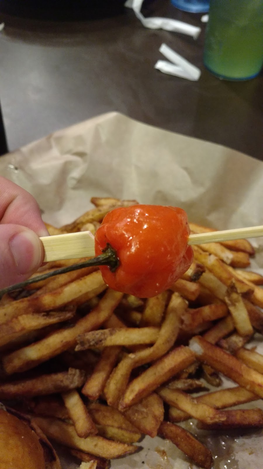 The Red Ring Bar & Grille | restaurant | 1015 Forbes Ave, Pittsburgh, PA 15282, USA | 4123963550 OR +1 412-396-3550