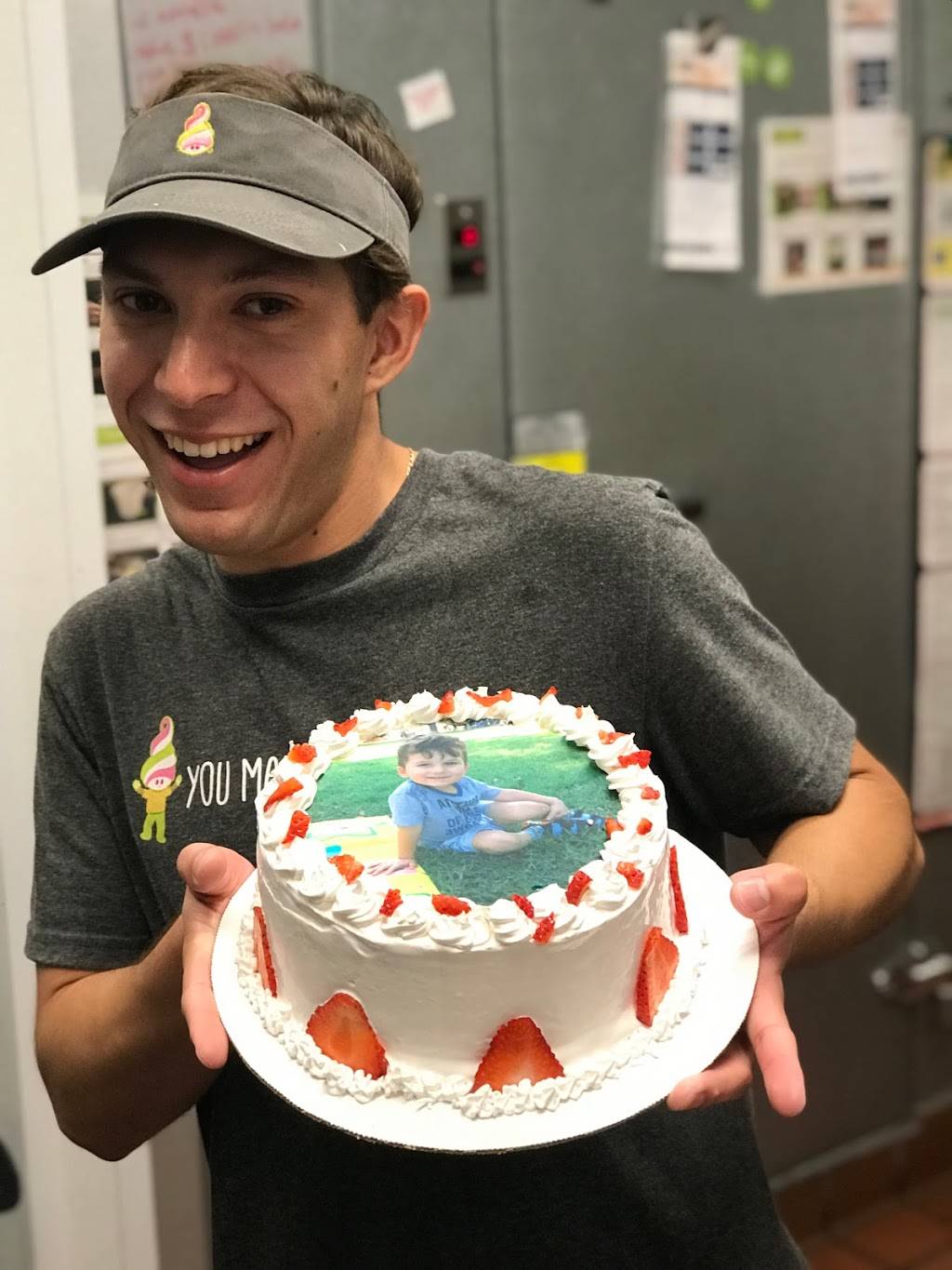 Menchies Frozen Yogurt | bakery | 251 N Brand Blvd, Glendale, CA 91203, USA | 8186491152 OR +1 818-649-1152