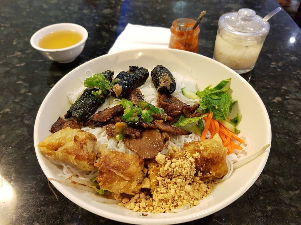 Com Tam 168 | restaurant | 7077 Kennedy Rd, Markham, ON L3R 0N8, Canada | 9054741168 OR +1 905-474-1168