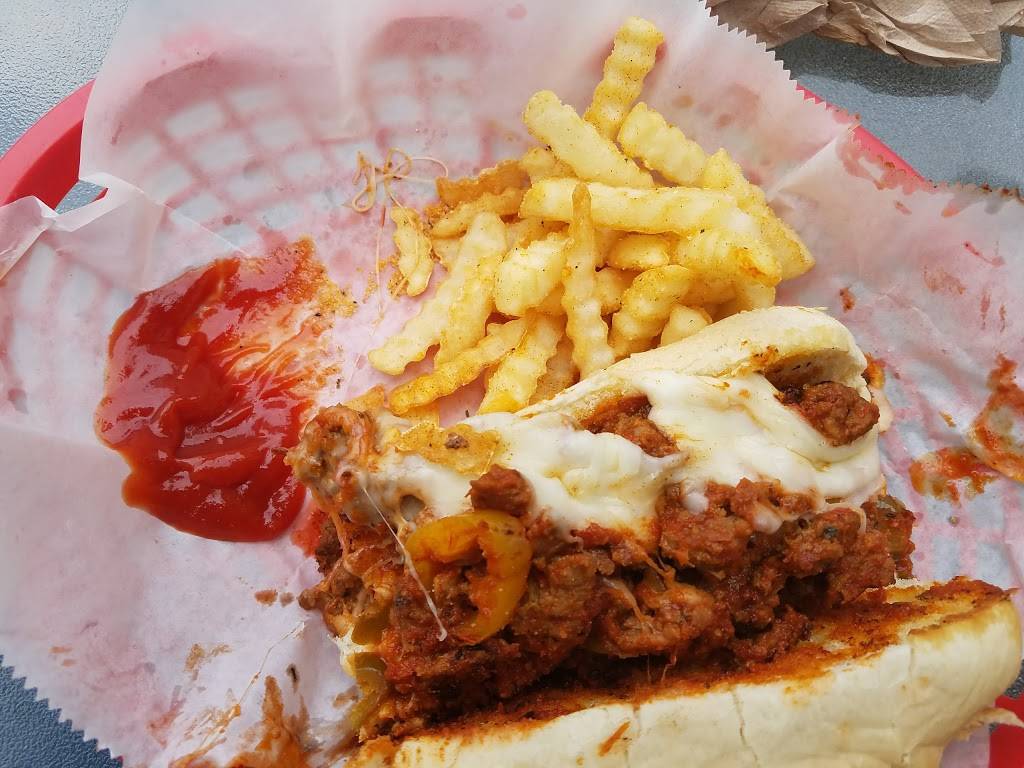 Kellys Little Nipper | restaurant | 1701 E Grand Ave, Des Moines, IA 50316, USA | 5152652031 OR +1 515-265-2031