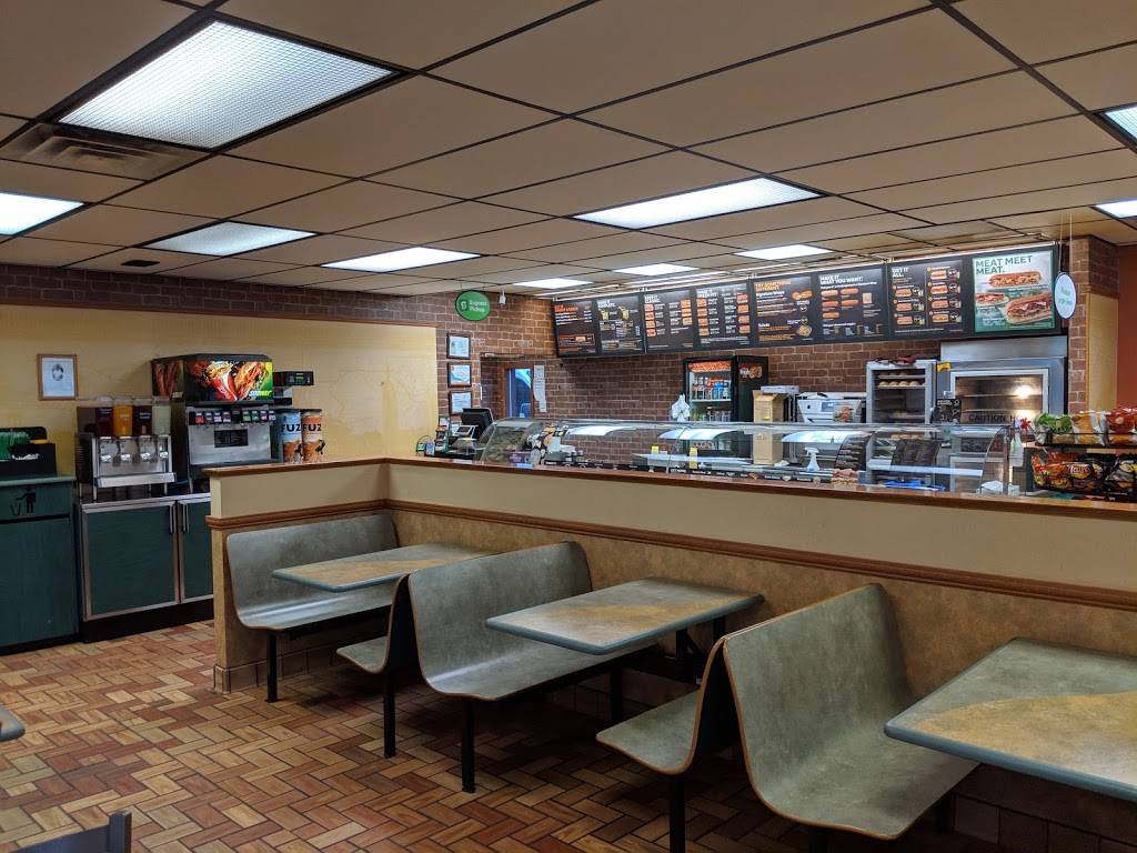 Subway | restaurant | 804 S Huntington St, Syracuse, IN 46567, USA | 5744575700 OR +1 574-457-5700