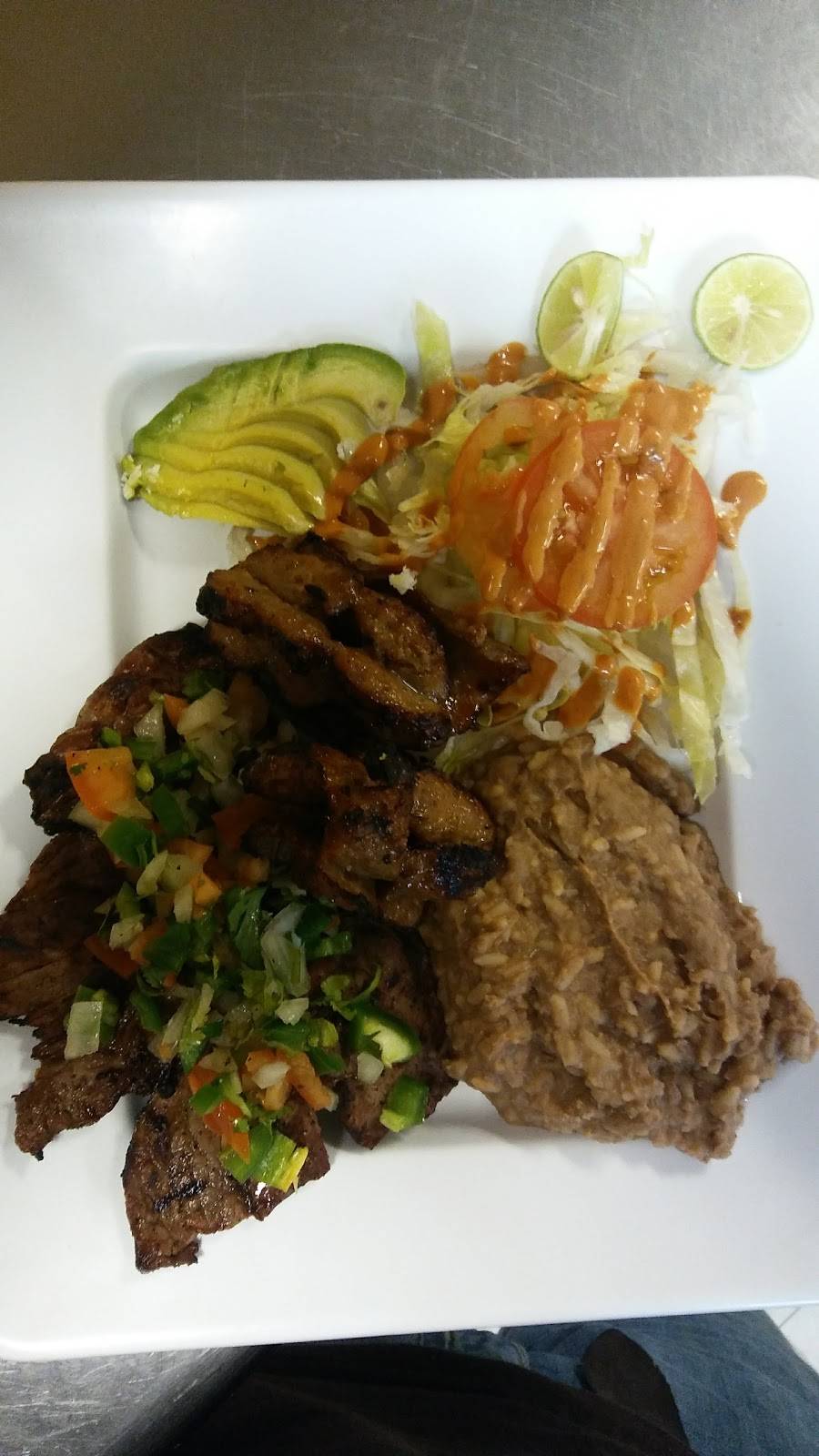 Tres Chiles Restaurant. | restaurant | 2506 W Mt Houston Rd, Houston, TX 77038, USA | 3465705961 OR +1 346-570-5961