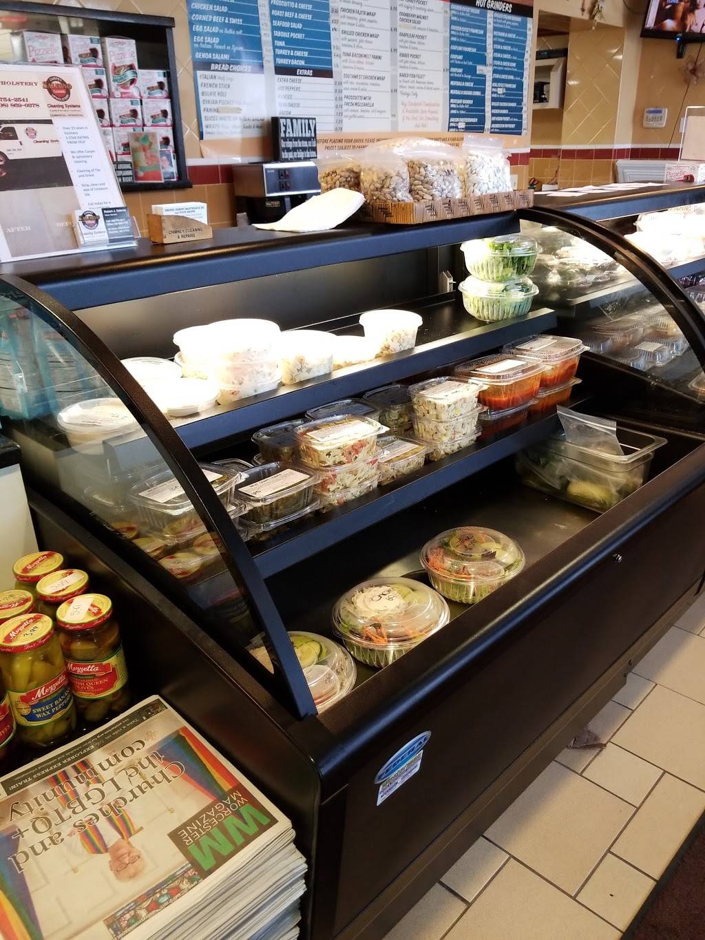 Regatta Deli | restaurant | 28 Lake Ave, Worcester, MA 01604, USA | 5087566916 OR +1 508-756-6916