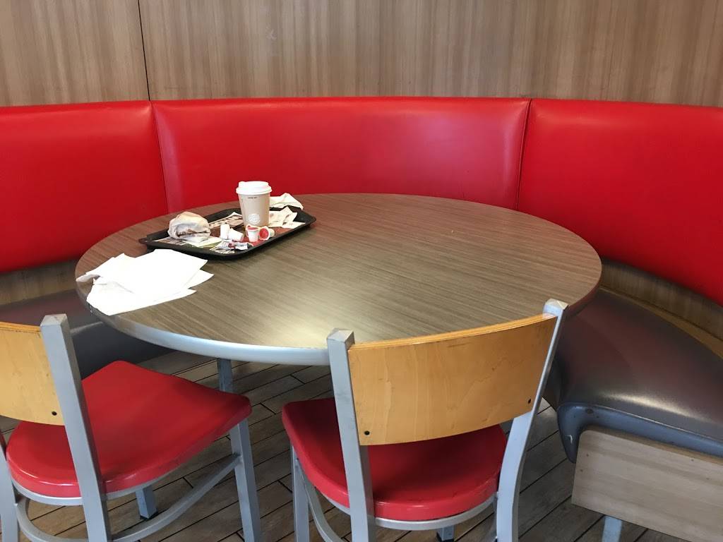 Burger King | restaurant | 580 Hegenberger Rd, Oakland, CA 94621, USA | 5105680668 OR +1 510-568-0668