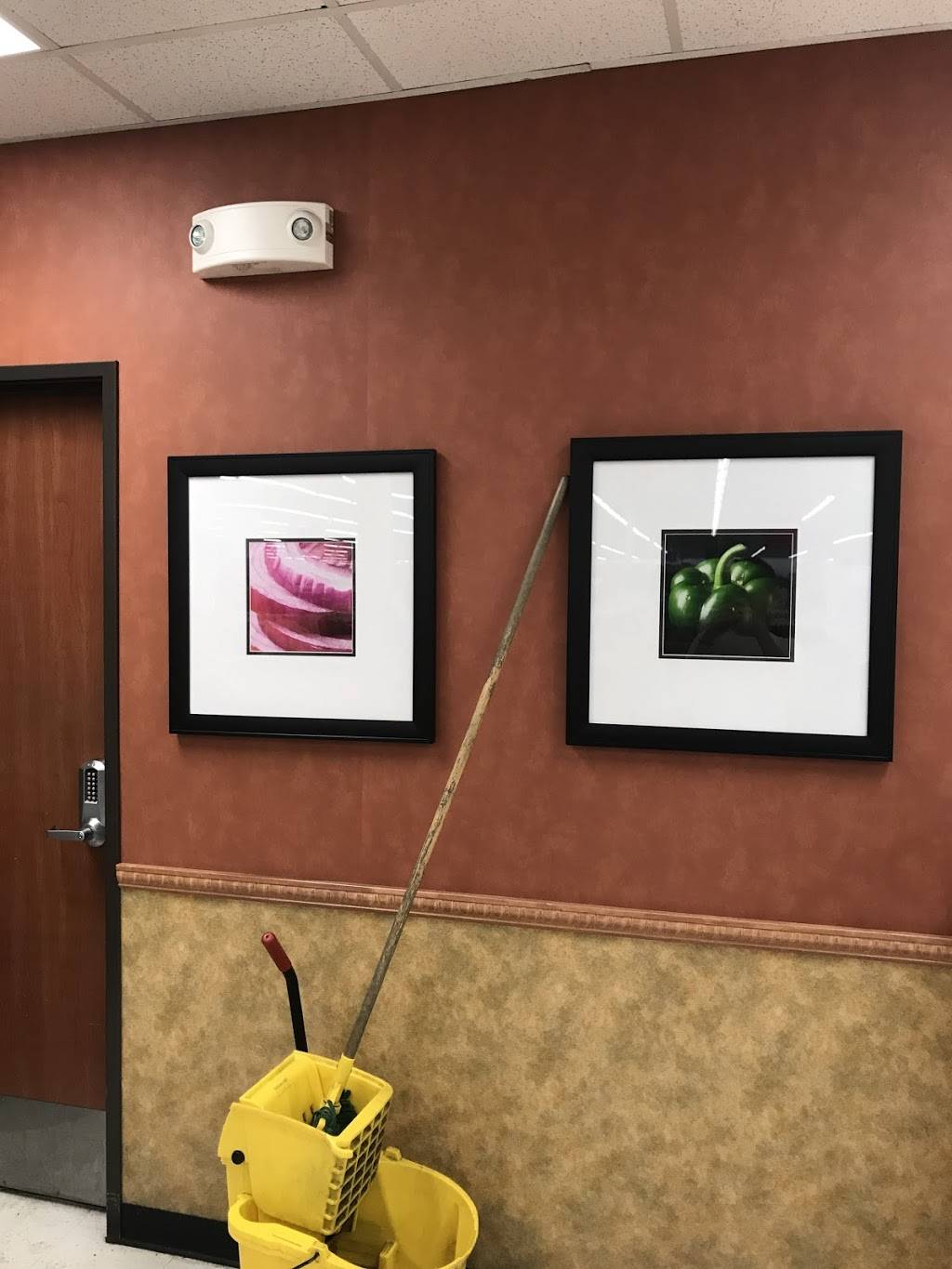 Subway | meal takeaway | 3041 N Rainbow Blvd, Las Vegas, NV 89108, USA | 7028347139 OR +1 702-834-7139