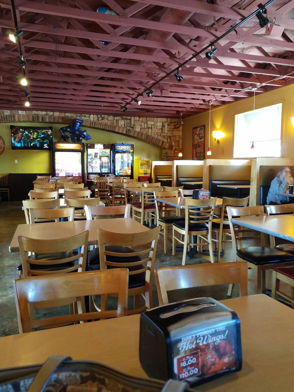 Me-n-Eds Pizzeria | restaurant | 846 W Pacheco Blvd, Los Banos, CA 93635, USA | 2098261056 OR +1 209-826-1056