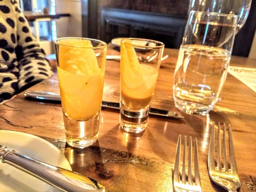 Whistling Swan Inn & Restaurant | restaurant | 4192 Main St, Fish Creek, WI 54212, USA | 9208683442 OR +1 920-868-3442