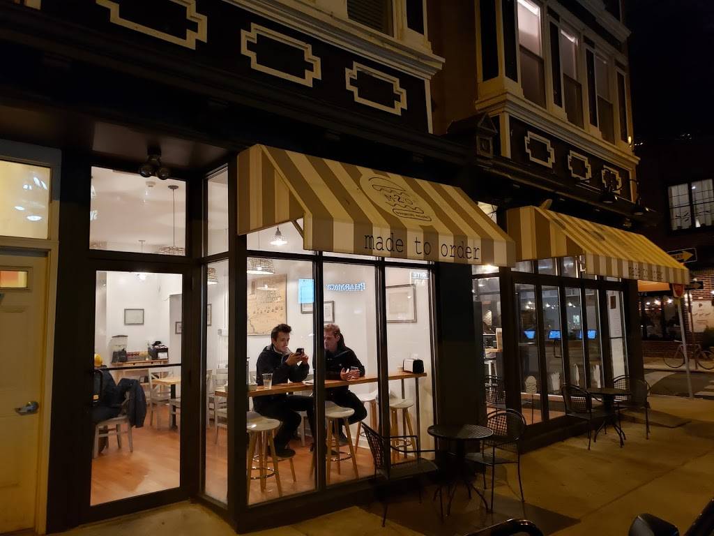 m2o Burgers & Salads Philadelphia | restaurant | 701 S 5th St, Philadelphia, PA 19171, USA | 2679308388 OR +1 267-930-8388