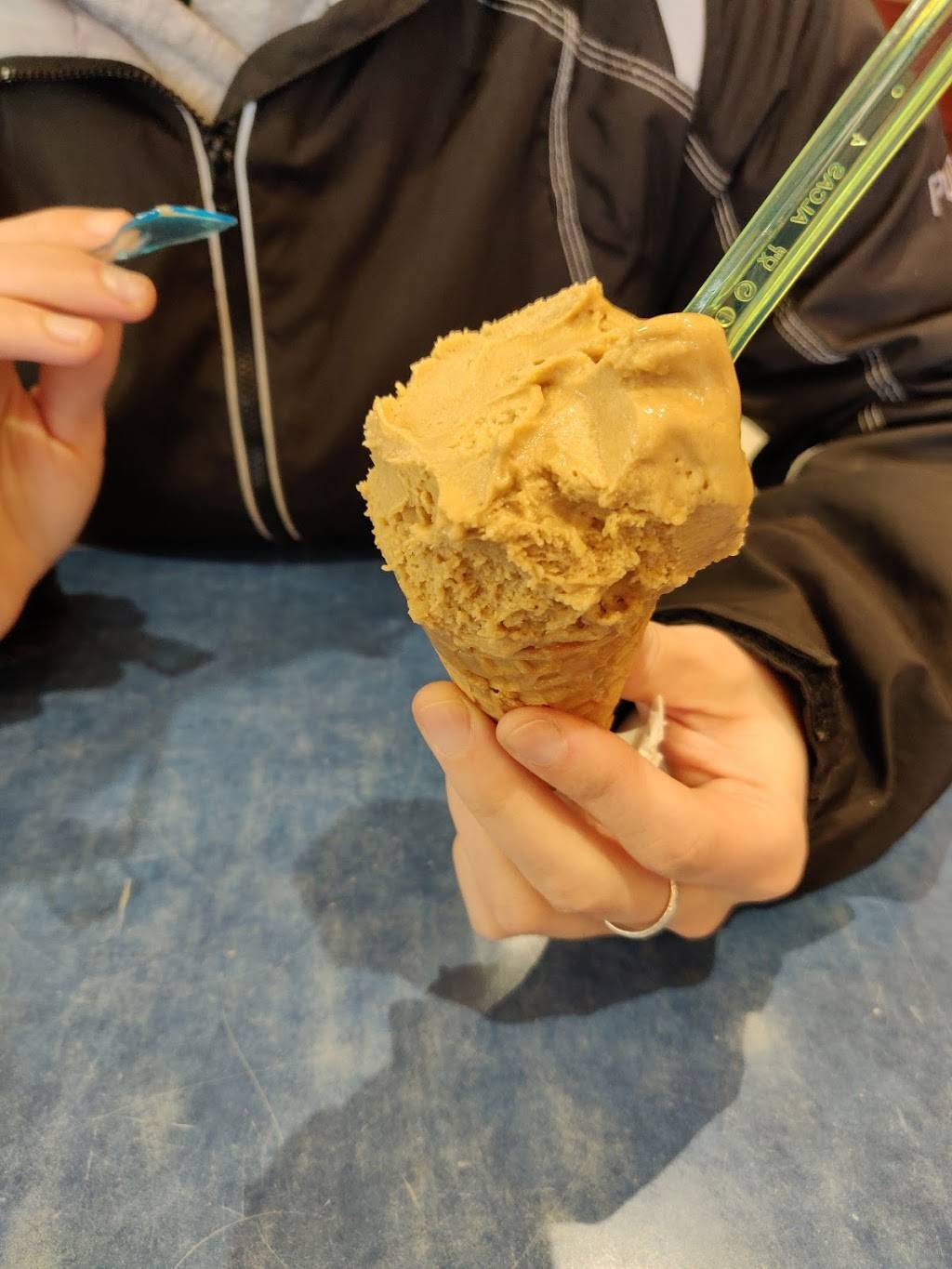 La Paloma Gelateria & Cafe | restaurant | 1357 St Clair Ave W, Toronto, ON M6E 1C5, Canada | 4166569900 OR +1 416-656-9900