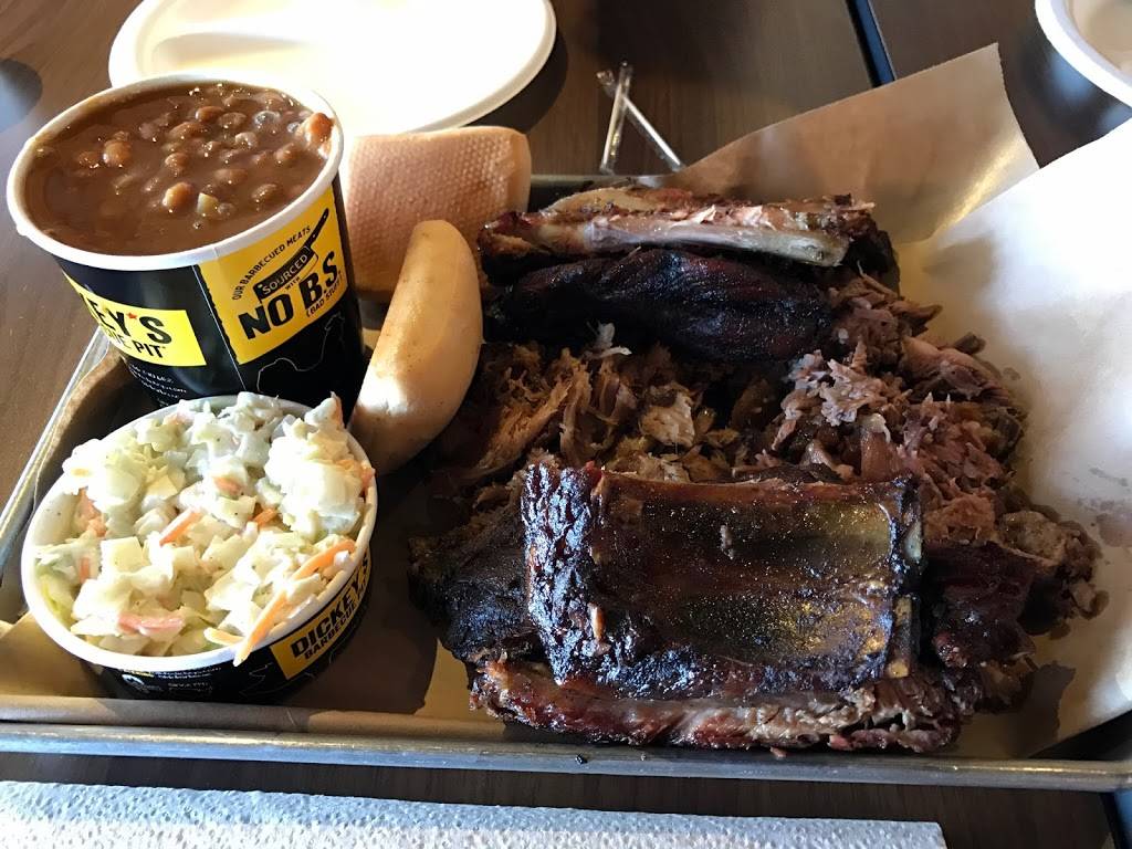 Dickeys Barbecue Pit | restaurant | 640 W Covell Blvd, Davis, CA 95616, USA | 5303410623 OR +1 530-341-0623