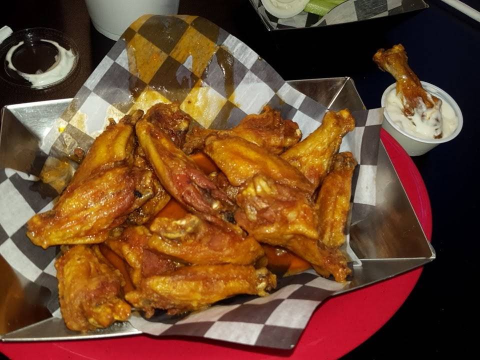 Heavenly Wings | restaurant | 1415 16th St, Vero Beach, FL 32960, USA | 7725622492 OR +1 772-562-2492
