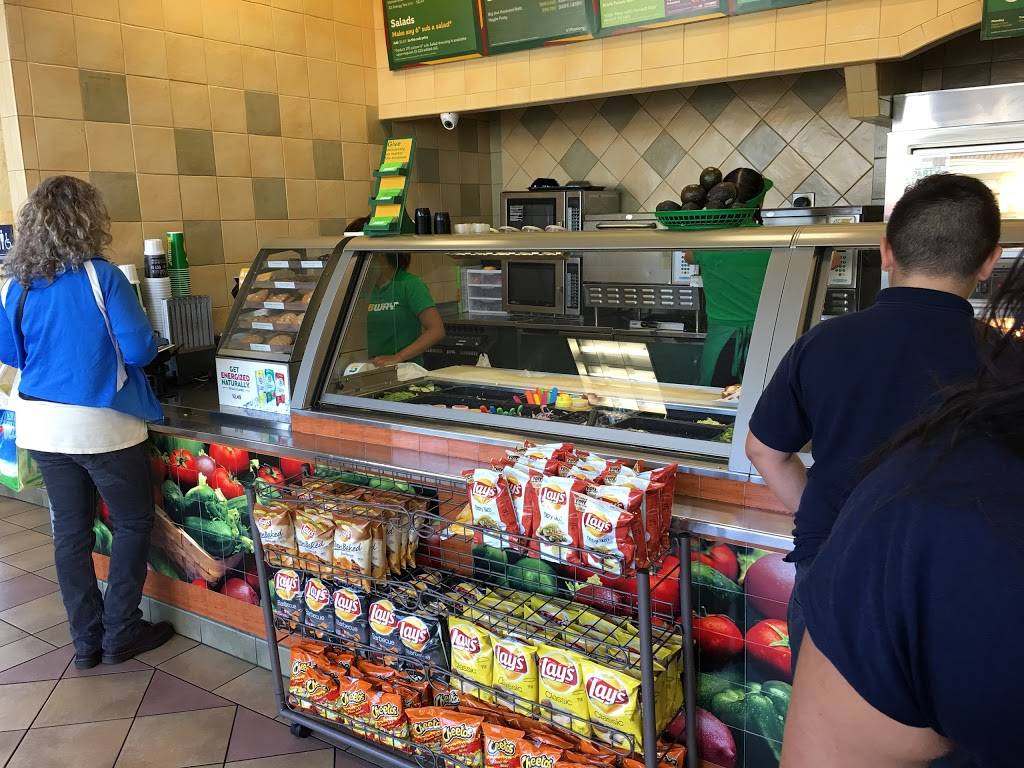 Subway Restaurants | restaurant | 6420 Gage Ave C, Bell Gardens, CA 90201, USA | 5629278200 OR +1 562-927-8200