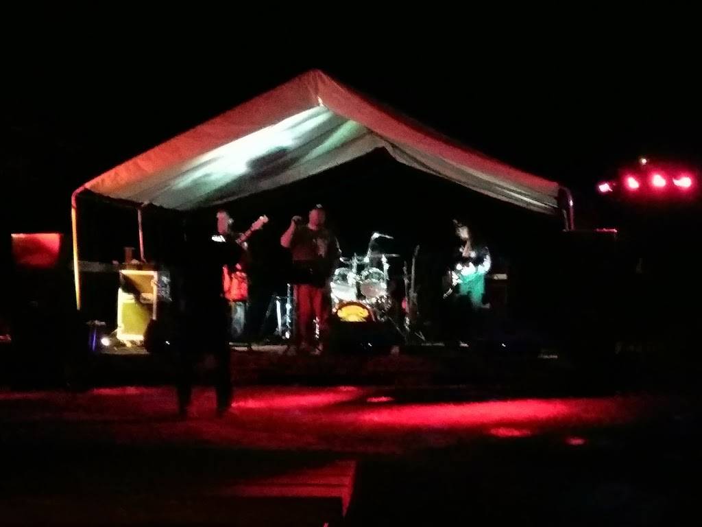 Sand Trap Bar & Grill | meal delivery | 10508 Nicasio Rd, Weeki Wachee, FL 34613, USA | 3525974379 OR +1 352-597-4379